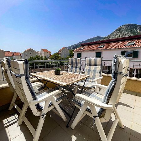 Perla Apartments Бол Екстериор снимка